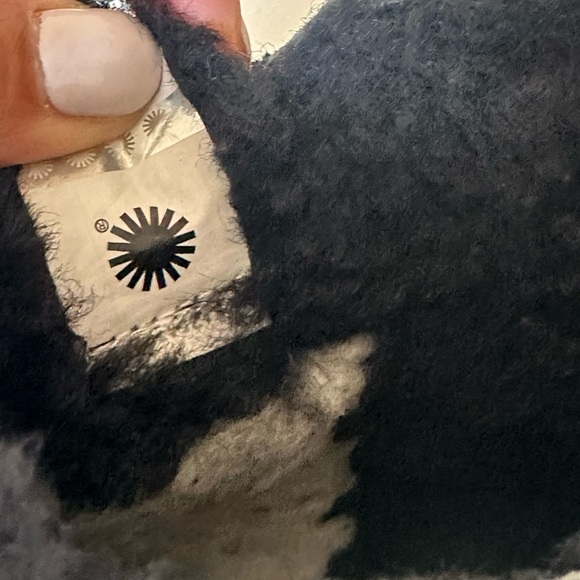 Authentic Ugg Classic Mini Bailey Side Buckle Boots - Picture 10 of 16